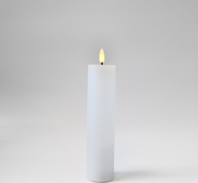 Bilde av LED Blokklys 10cm høy, flammeeffekt, hvit - Ø5cm, 20cm høy, fungerer m. fjernkontroll, timer, ekte stearin