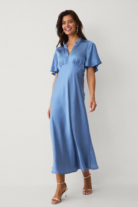 Satengkjole med draperte volangermer - Blå