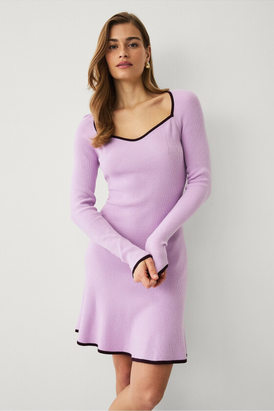 Ribbestrikket kjole - Lilla