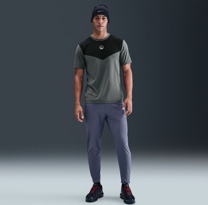 T-skjorte NSW CS Dri-FIT - Grå/Svart, størrelse Medium