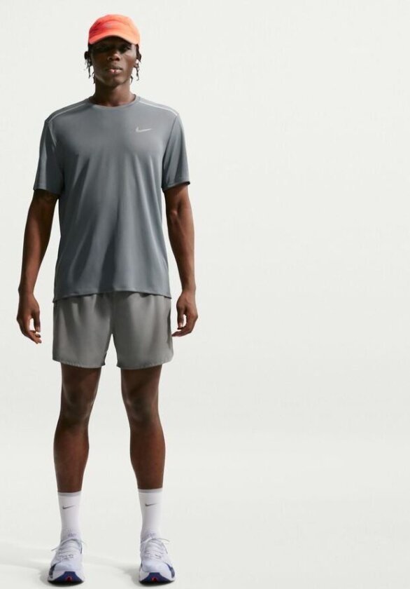 Løpe t-skjorte Dri-FIT Miler UV - Grå/sølv, størrelse X-Large