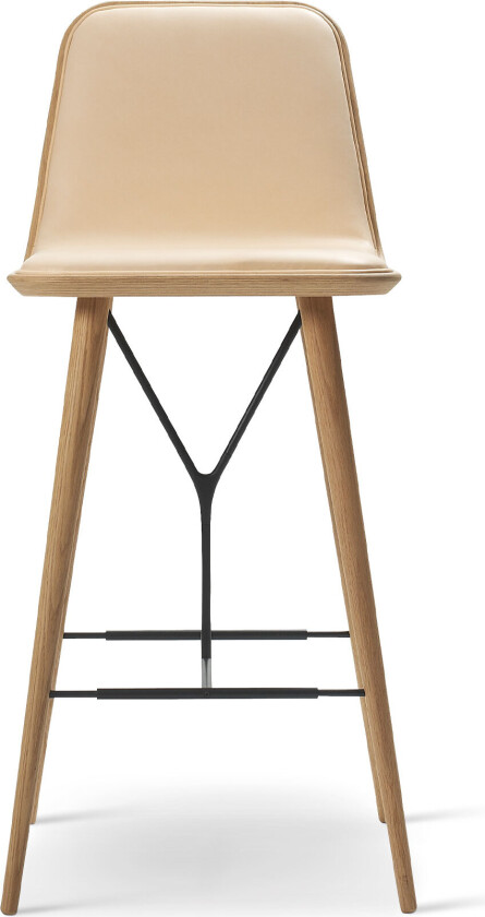 Spine Wood Base Barstool, Lackerad ek, Svart metall, Lädergrupp 3, 90 Natural - Barstoler - Space Copenhagen - Brun,Svart - Lær/Tre