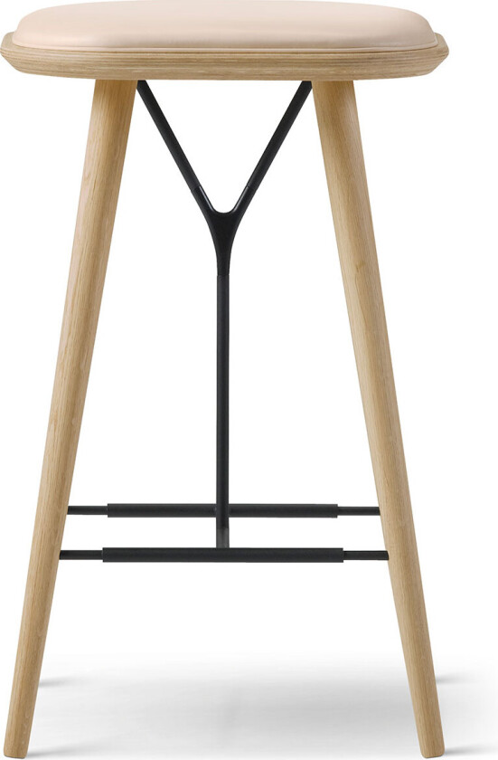 Spine Wood Base Stool, Lackerad ek, Svart metall, Lädergrupp 3, 90 Natural - Barstoler - Space Copenhagen - Brun,Svart - Lær/Tre
