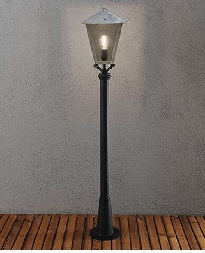 Benu lyktestolpe med Persius stolpe. 128 cm. Galvanisert 436-320