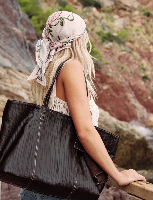 Efloria Triangle Taby Scarf - Cream - ONE SIZE