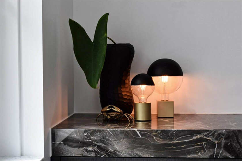 TPFS G125 Black E27 818 4W 200lm DIM