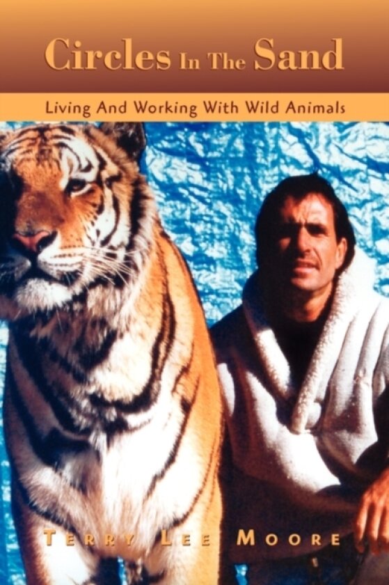 Circles in the Sand av Terry Lee Moore (Hardcover)