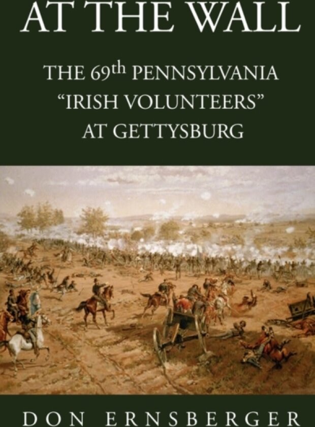 At the Wall av Don Ernsberger (Paperback)