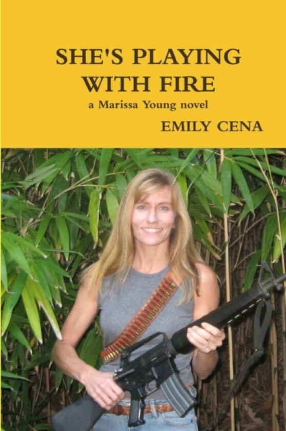 She's Playing with Fire av Emily Cena (Paperback)