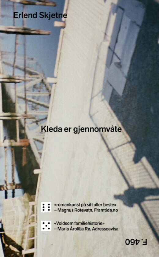 Kleda er gjennomvåte av Erlend Skjetne