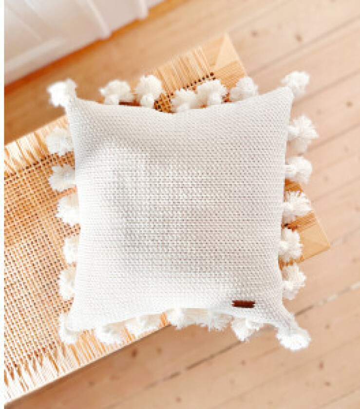 Pynteputen av Milla Billa - Garnpakke til Pynteputen Str. 50x50cm - 24 Tassels