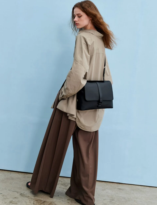 Spläsh Crossbody Large 14" - Sort - Unisex - Vesker - PC-veske
