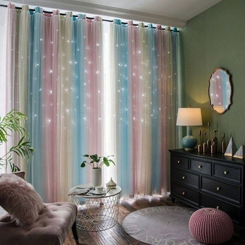 Stuegardiner med stjerner - B132 x H243 cm - Rosa og blå gradientfarger, perforerte stjerner - Mørkleggingsgardin med hvite slør
