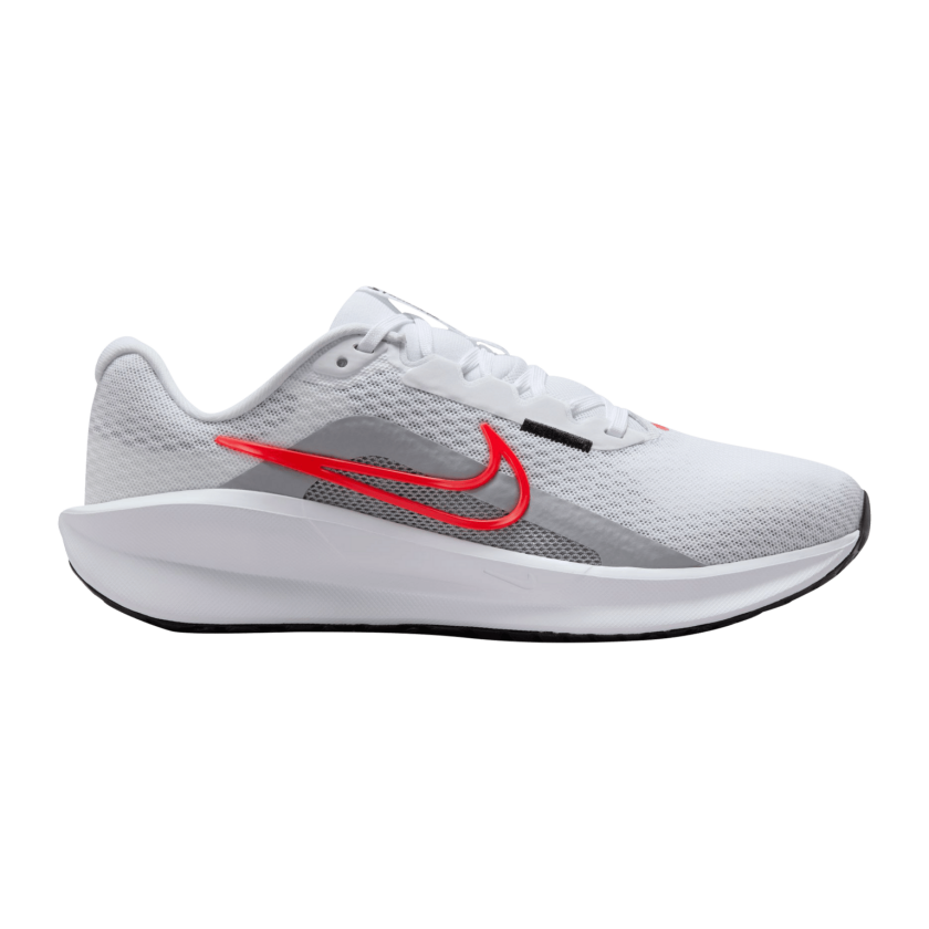 Nike Downshifter 13 Dame White/Crimson/Wolf Grey/Black 40 1/2