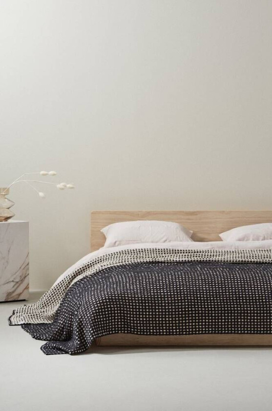 MONI sengeteppe Svart/beige