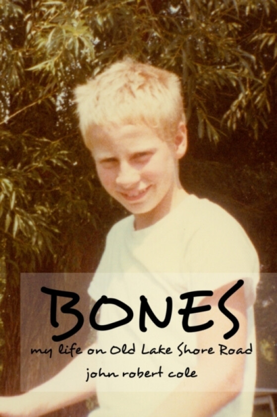 Bones av John Cole (Paperback)