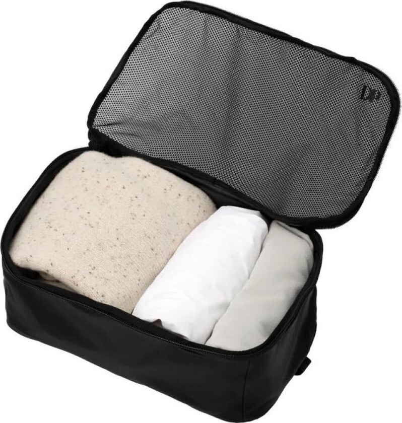 Essential Packing Cube Black Out  Large 9L