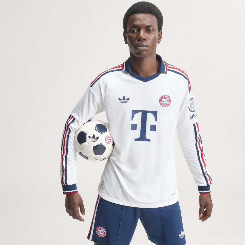 Bilde av FC Bayern 26/27 Authentic Longsleeve Bortetrøye