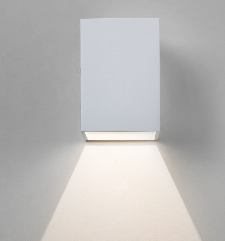 Wall Astro 7493 Oslo 100 LED 3,8W 3000K, 230V, hvit, IP65