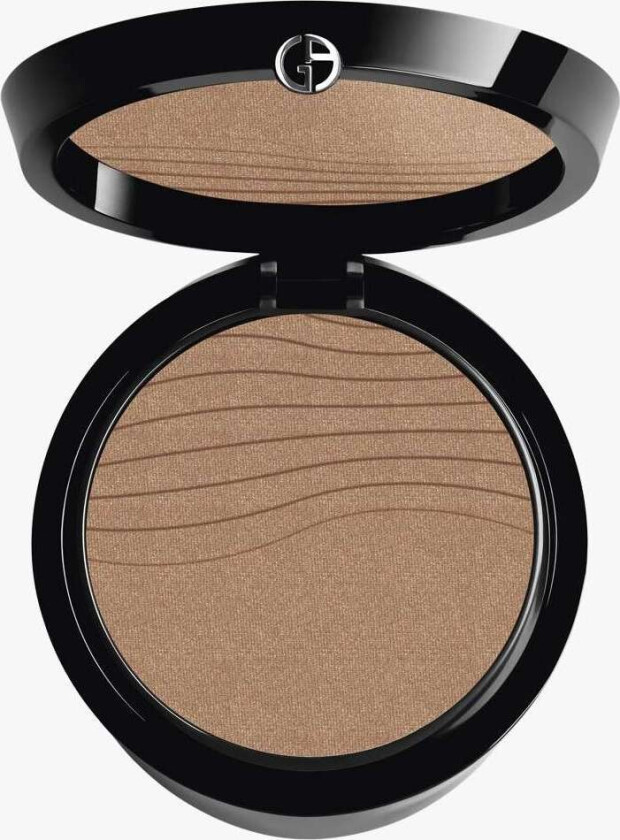 Luminous Silk Glow Fusion Powder 7 Medium To Tan with a