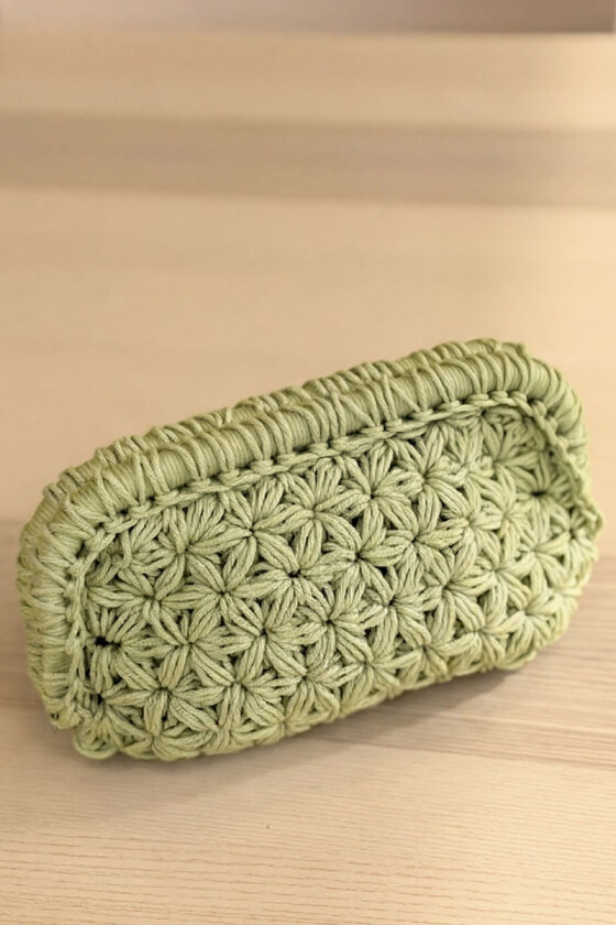 Grønn bella heklet blomsterclutch liten - Strikkia 2026-014-431