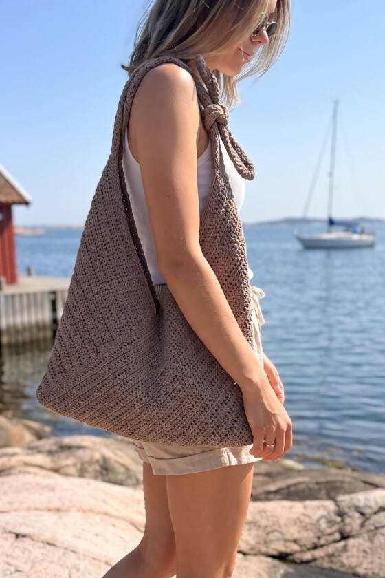Brun triana heklet tote bag - Strikkia-2026-021-108