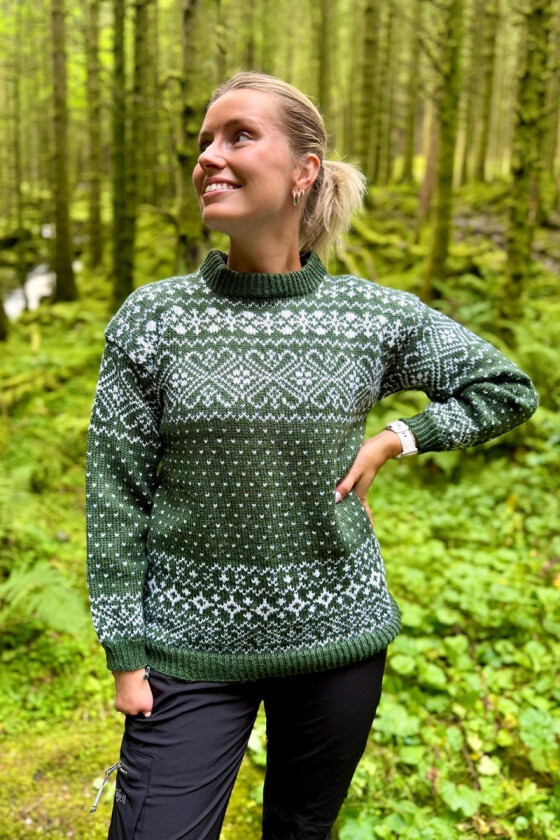 Mørkegrønn vangsgenser - DLG 24-010C