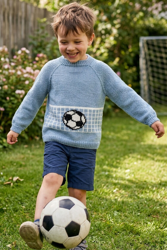 Fotballgenser i lyseblå - Strikkia 2026-006-521