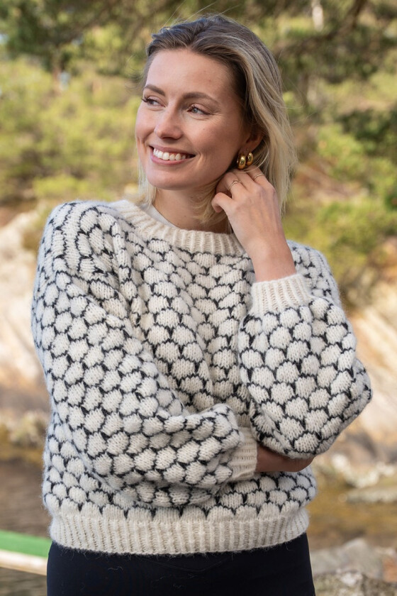 Bubbly sweater strikkegenser med boblemønster - Strikkia 2024-071-302303