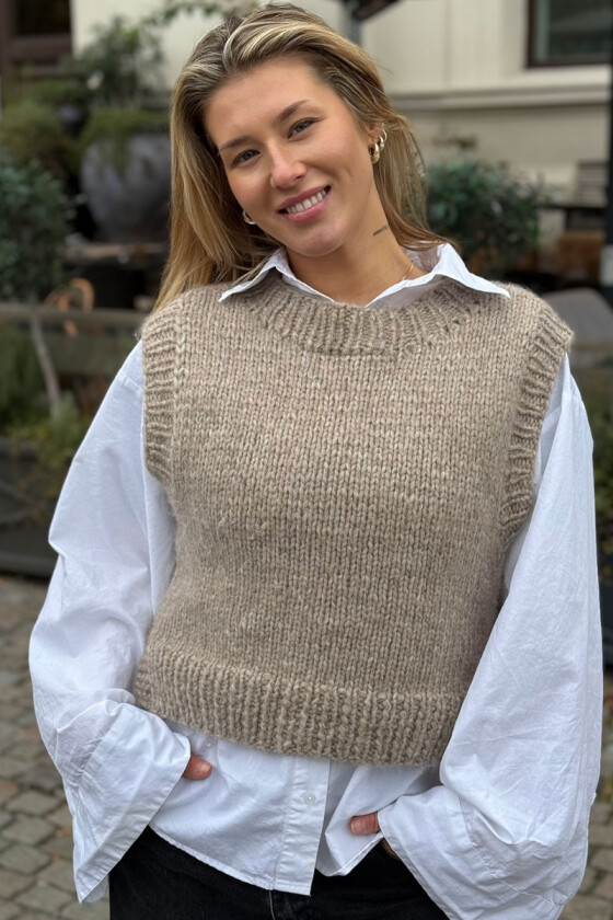Beige Sunday slipover vest - DLG 24-005-307B