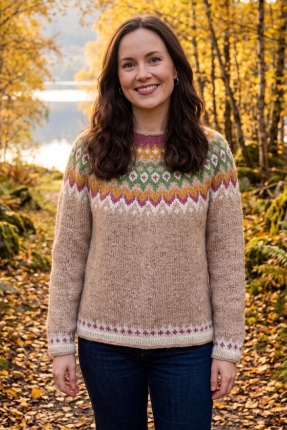 Beige riddarigenser med fargerikt mønster - Istex LL0145
