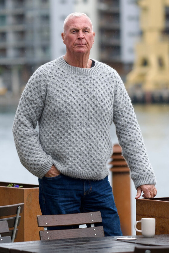 Honeycomb sweater i grå - Strikkia 2024-048-313