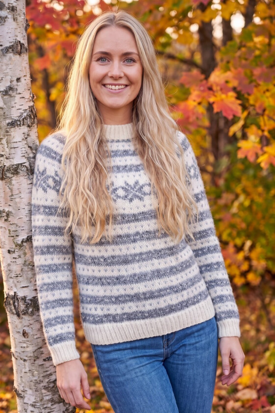 Siljustøl cozy fanagenser - Strikkia 2026-003