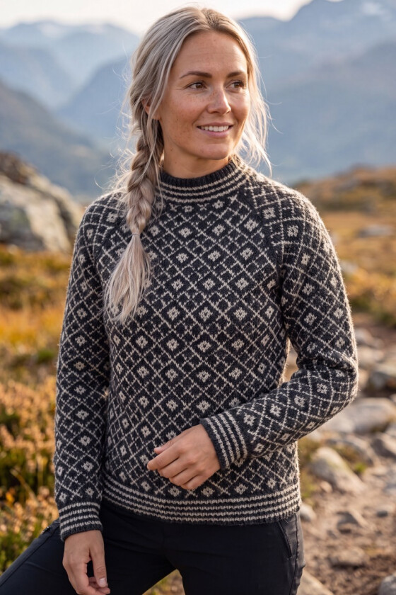 Koksfarget Fjellris-genser med perlegrått mønster - DLG 26-026U-F
