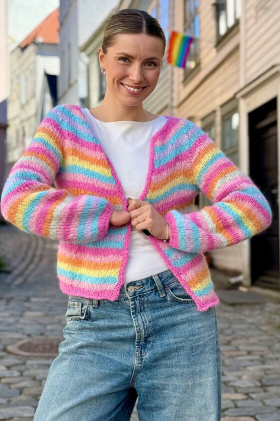 Jolly juni cardigan - Strikkia 2026-015