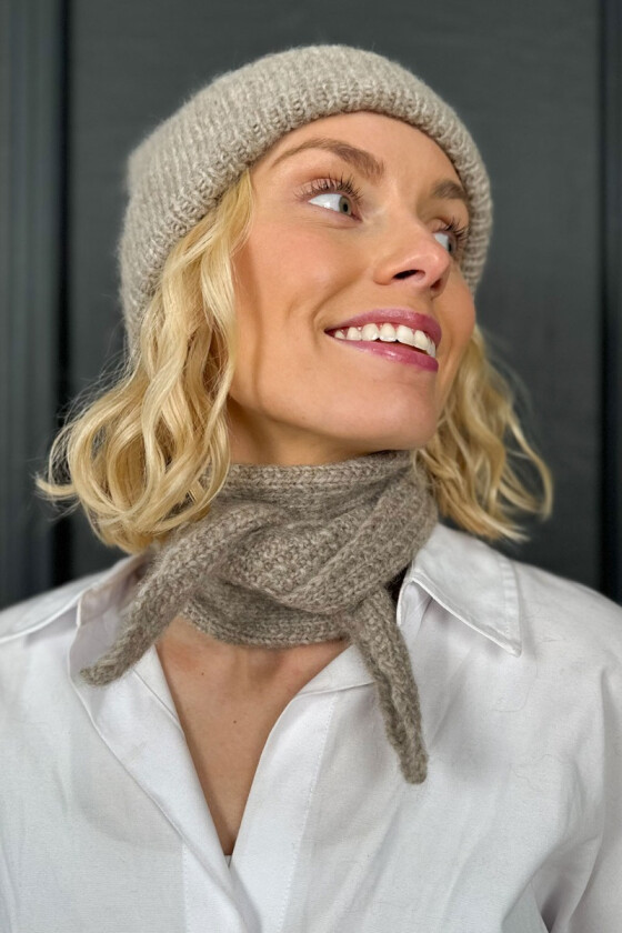 Savannah scarf beige - Strikkia 2024-038-307