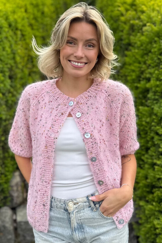 Blomsterbris jakke - Strikkia 2025-018