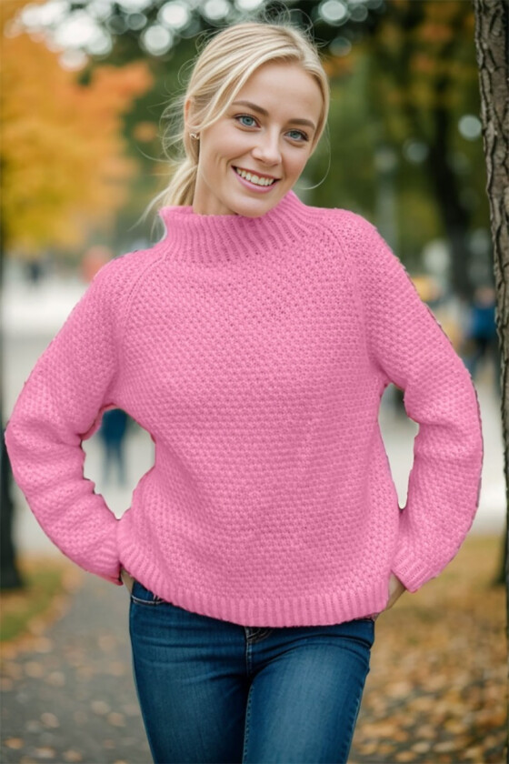 Rosa Cozy pearls genser med perlestrikk - Strikkia 2023-023-361