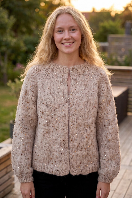 Diana disco cardigan i beige - Strikkia 2026-031-702010