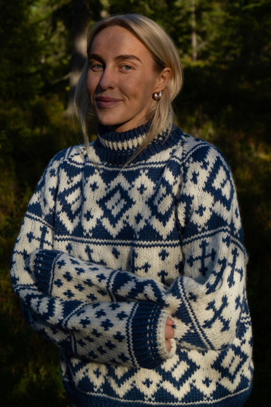 Denimblå Lyngøya genser - OK 09-02-786