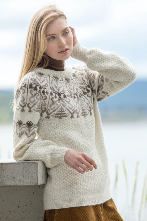 Pari genser med brunt / beige mønster - DSA 81-04