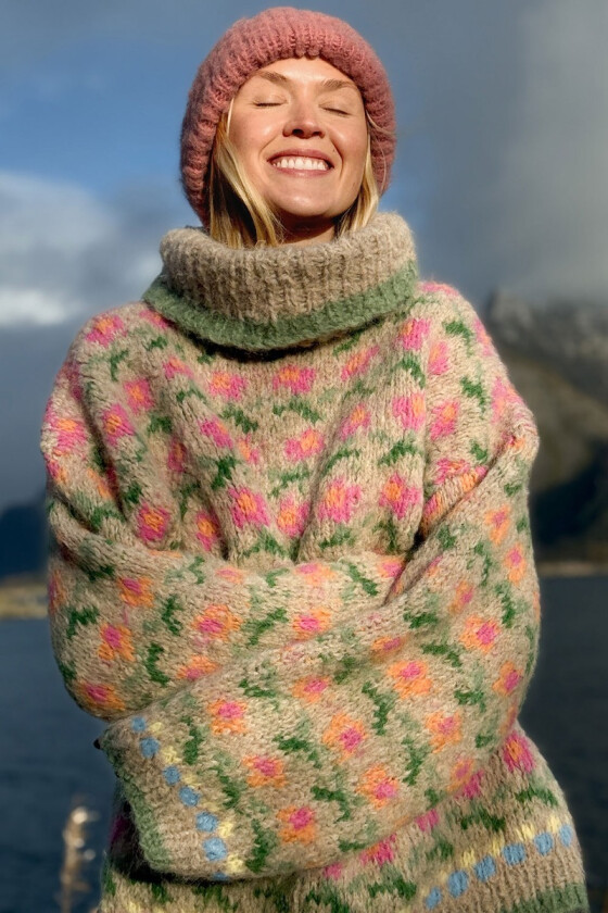Bilde av Sandfarget Ellinorgenser i fnugg - Ingrid Raadim IR-03-10D