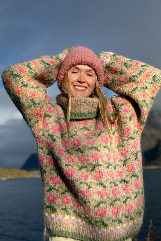 Bilde av Ellinor genser i sandfarge - Ingrid Raadim IR-03-10C