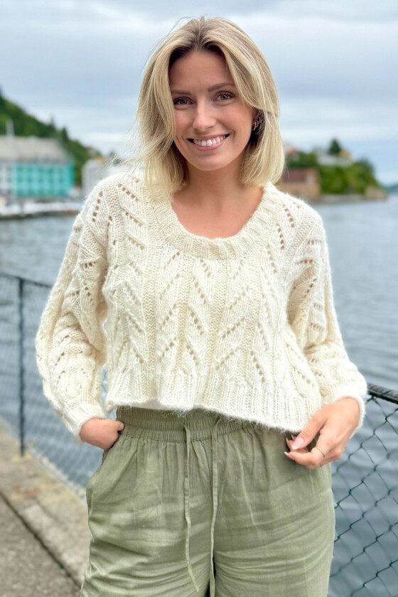 Snuggle me sweater - Strikkia 2025-020