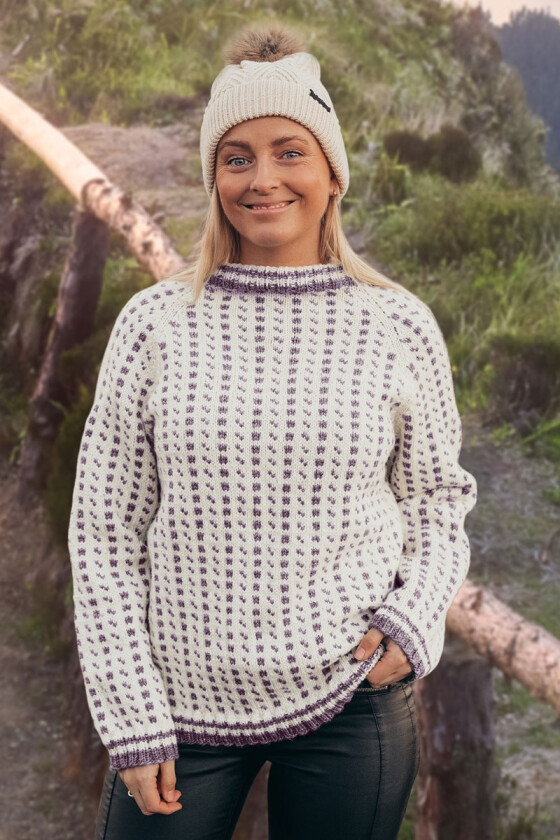 Islender med lilla mønster - Strikkia 2020-030N