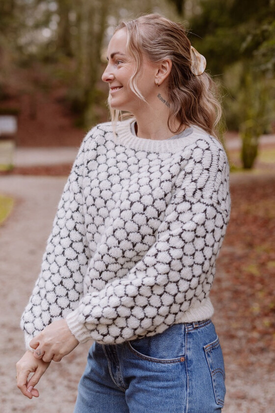 Bubbly sweater - Strikkia 2024-071