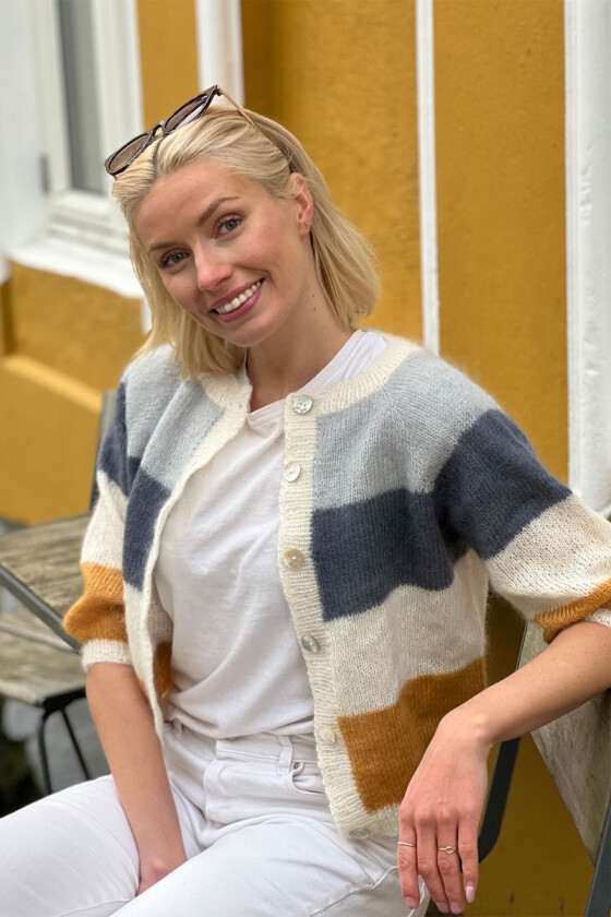 Sorbet cardigan med blå / okergule striper - Mille Fryd MF0002GB