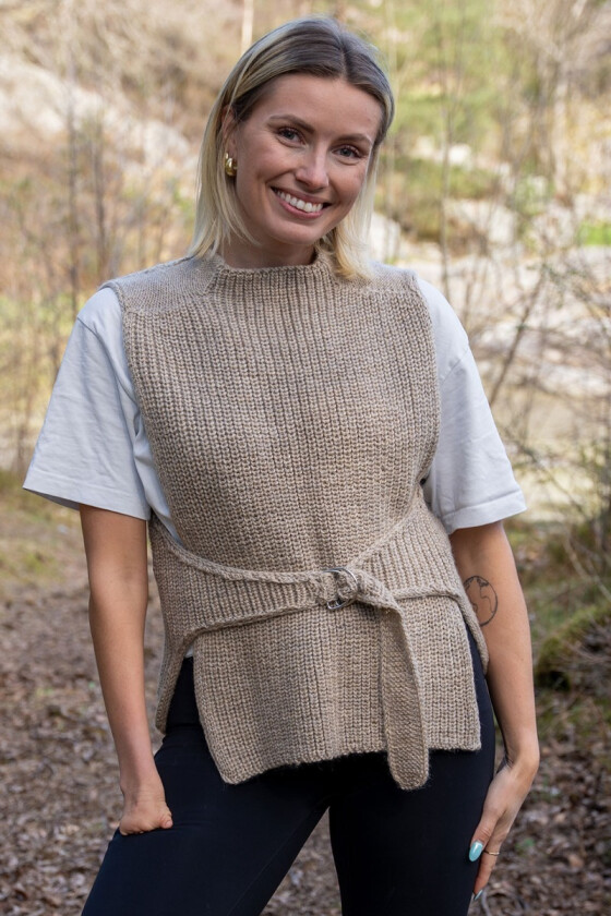 Varennavesten i beige - DLG 25-002-AS507B