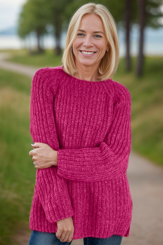 Cerise Easygoing sweater - Strikkia 2024-036-362