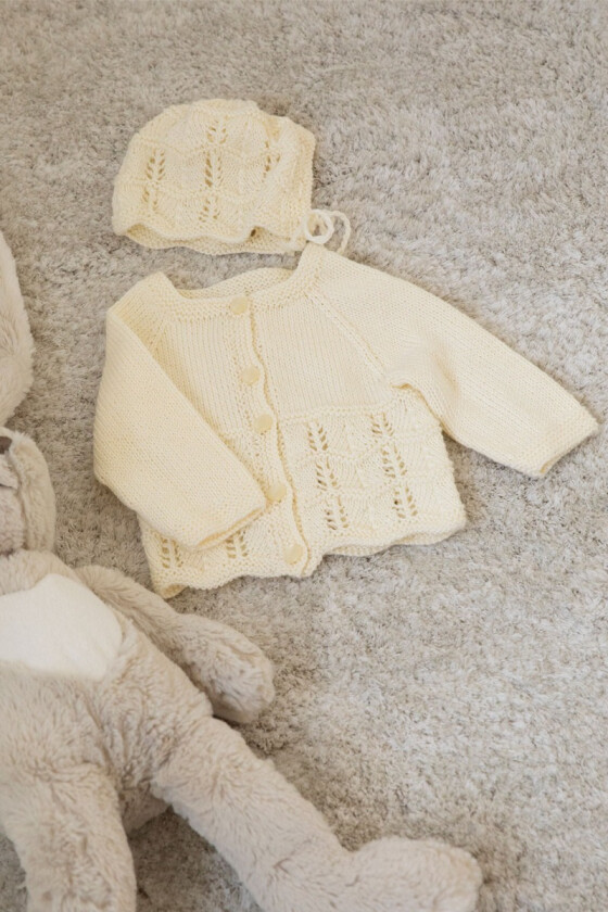 Bonnie strikket babyjakke og kyse - Viking 2126-19